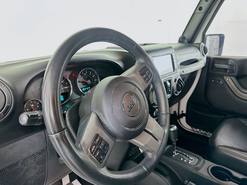 Used 2013 Jeep Wrangler Unlimited Sahara image 9