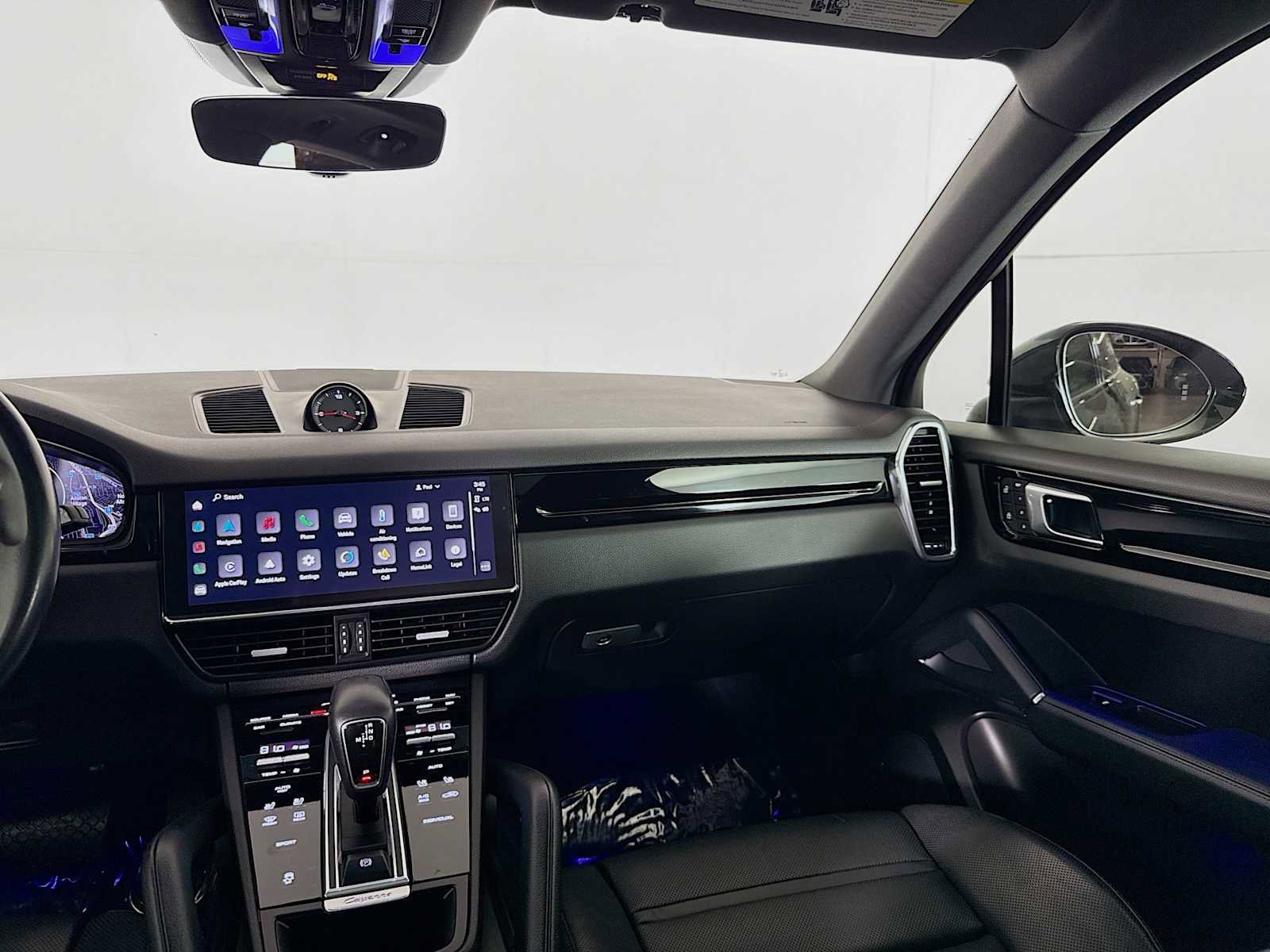 Used 2022 Porsche Cayenne image 33