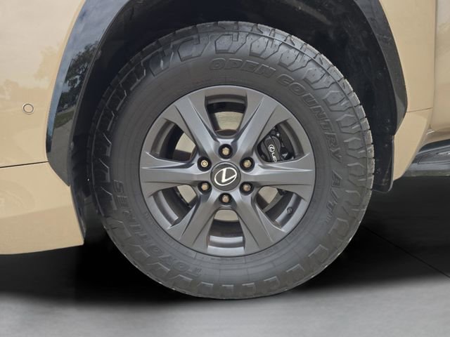 Used 2025 Lexus LX 700h Overtrail w/ Accessory Package (Z1) AWD/4WD image 29