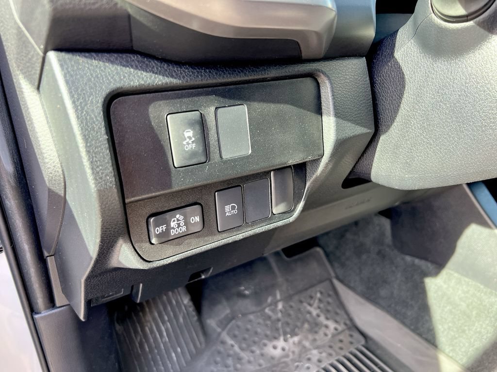 Used 2022 Toyota Tacoma SR5 RWD image 15