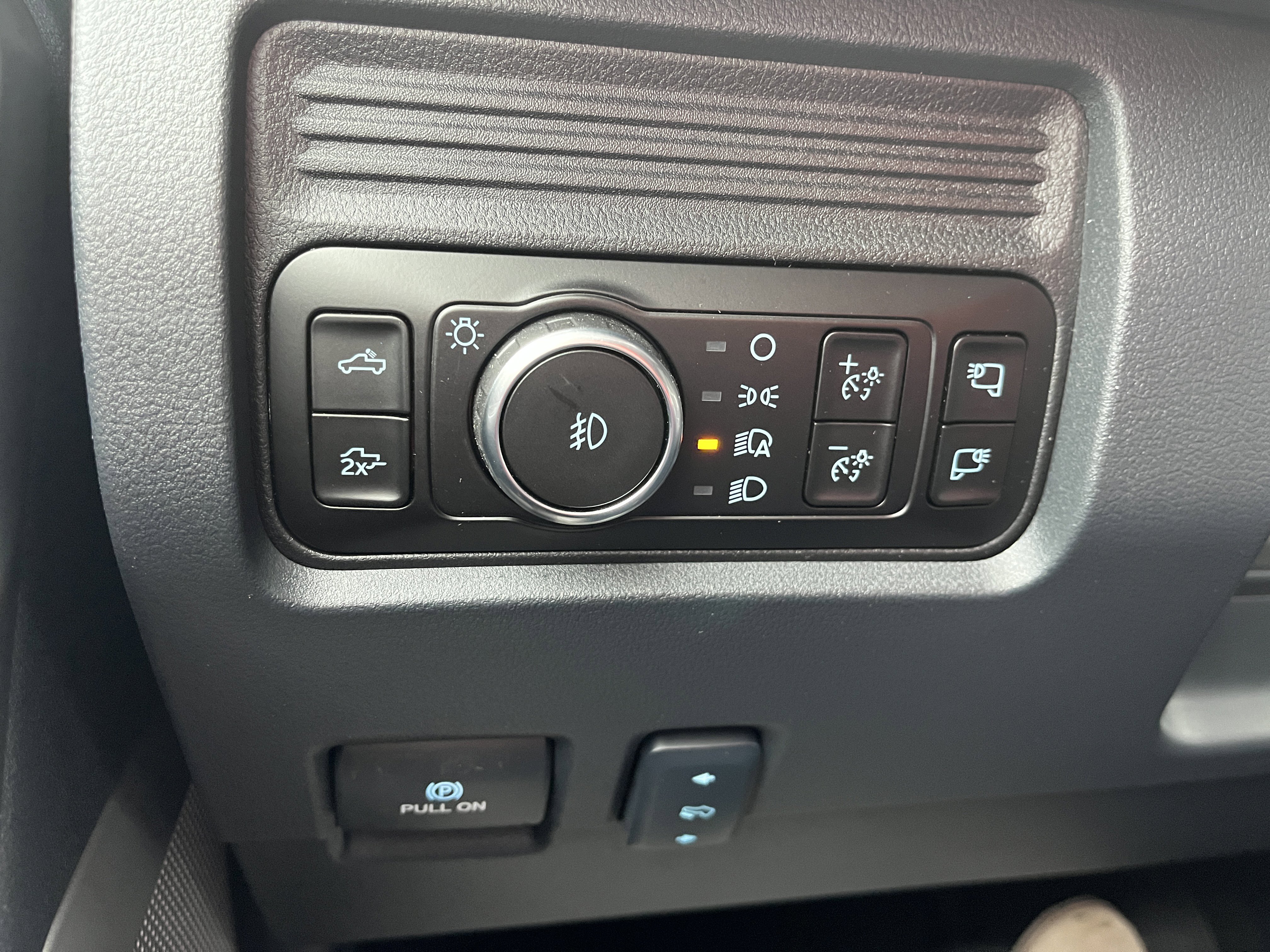 New 2026 Ford F250 Lariat w/ Lariat Ultimate Package image 24