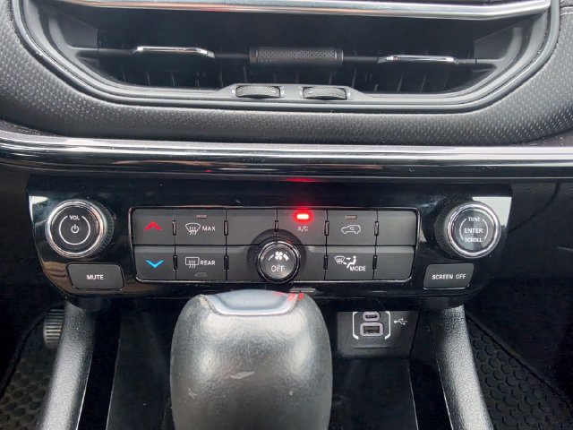 Used 2023 Jeep Compass Latitude AWD/4WD image 23
