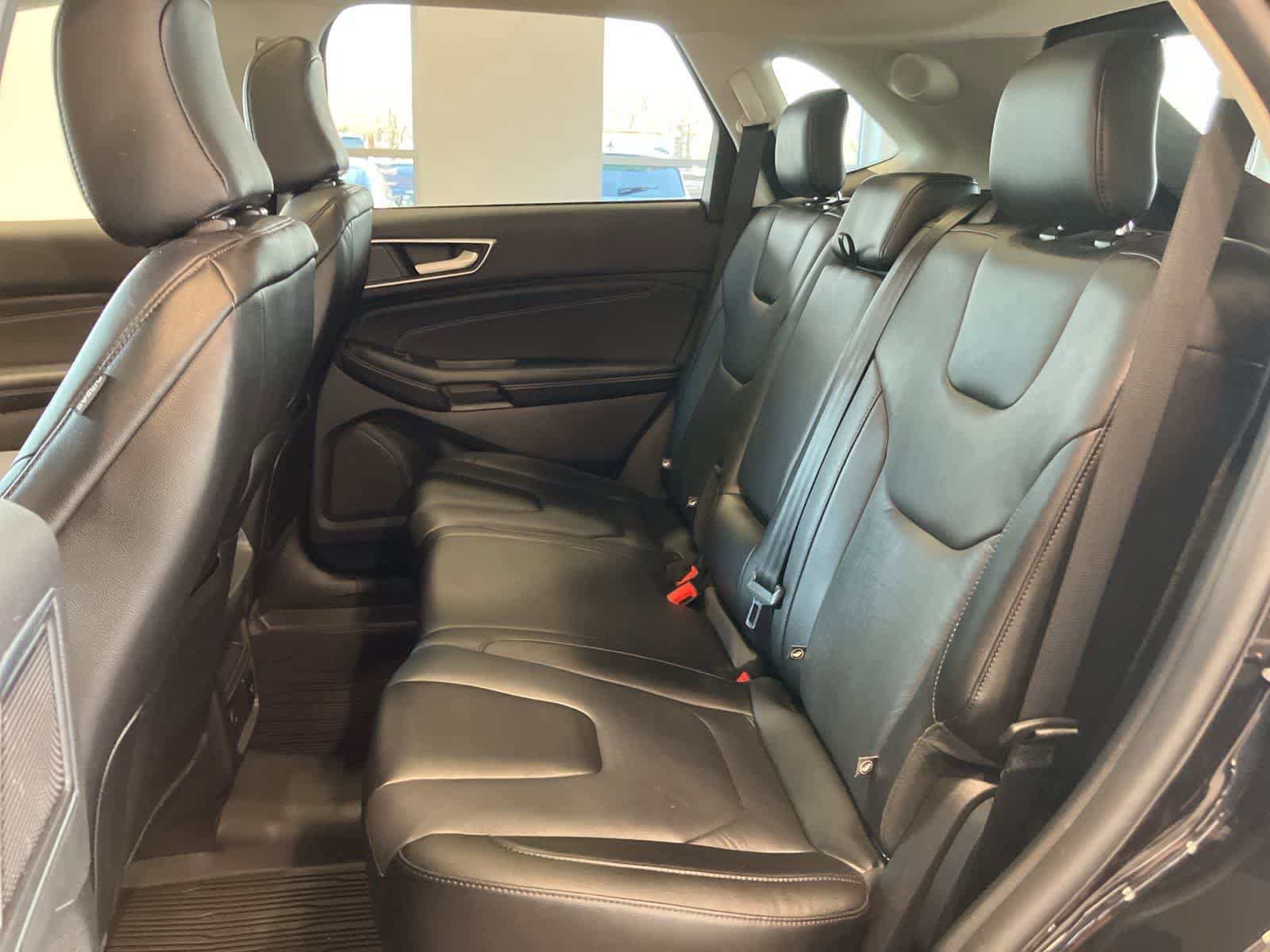 Used 2022 Ford Edge Titanium w/ Class II Trailer Tow Package AWD/4WD image 28