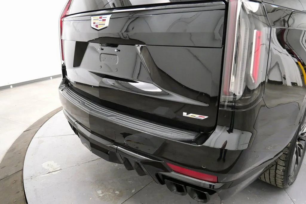 Used 2023 Cadillac Escalade V image 9