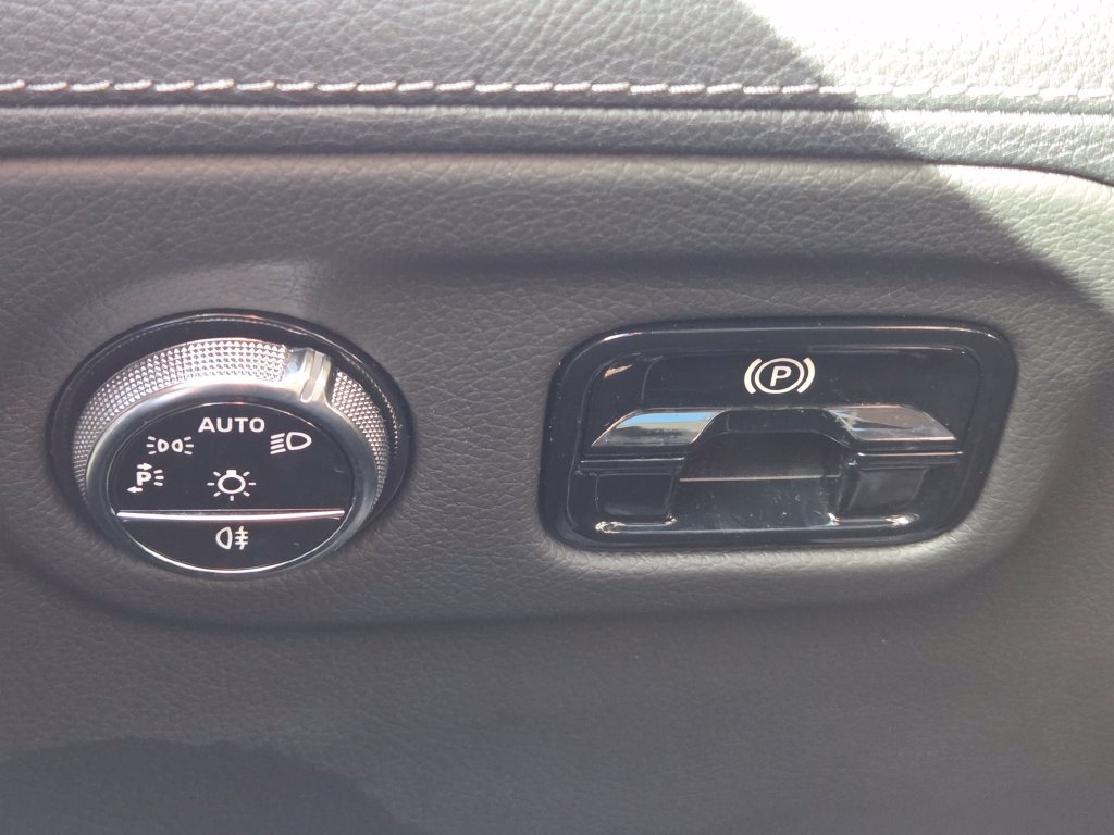 Certified 2023 Mercedes-Benz EQE 500 4MATIC SUV image 11