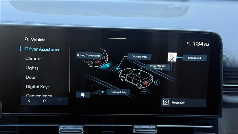 Used 2024 Hyundai Kona Limited AWD/4WD image 44