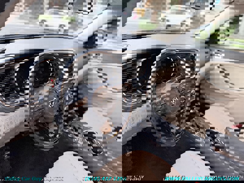 Used 2015 Kia Optima LX w/ Hybrid Convenience Package image 16