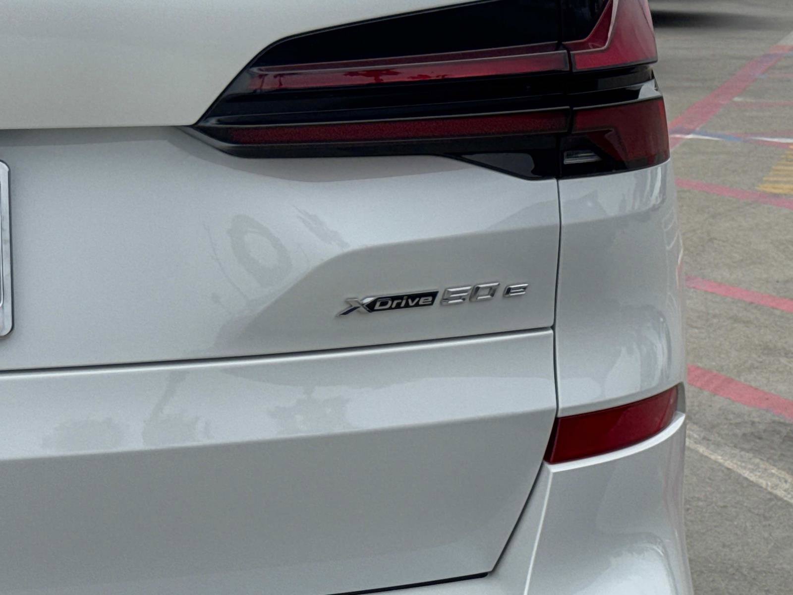 Used 2024 BMW X5 xDrive50e w/ M Sport Package image 6