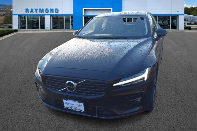 Used 2022 Volvo S60 B5 Momentum w/ Premium Package image 7
