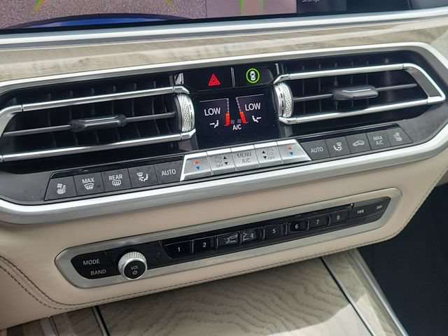 Used 2021 BMW X7 M50i w/ Executive Package AWD/4WD image 32
