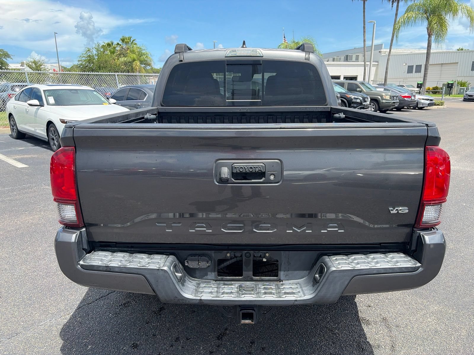 Used 2018 Toyota Tacoma TRD Sport RWD image 6