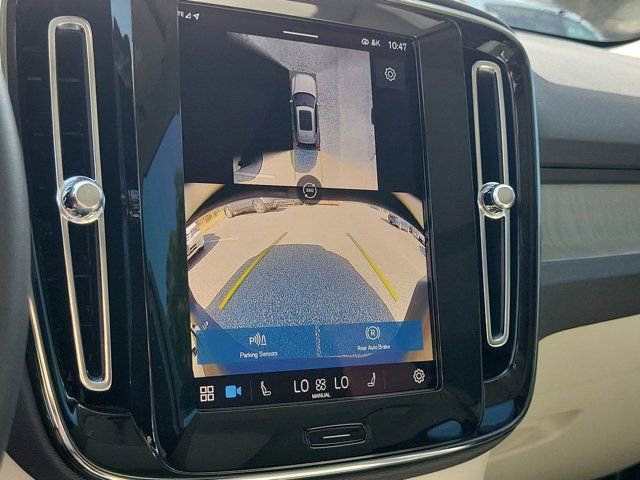 Used 2025 Volvo XC40 B5 Plus w/ Protection Package Premier image 27