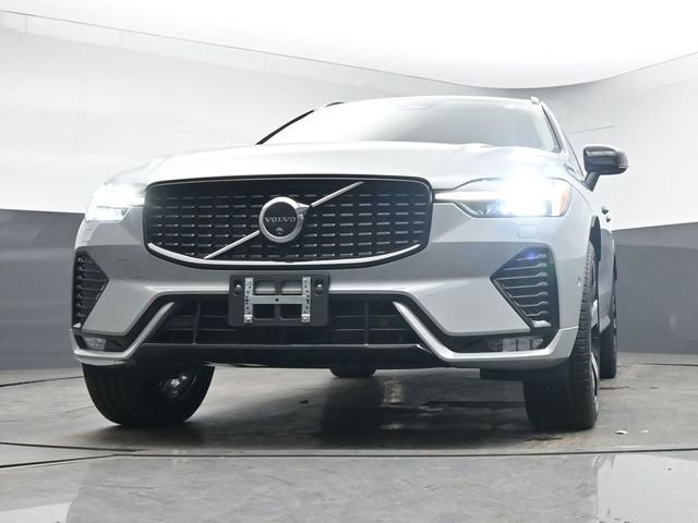 Used 2024 Volvo XC60 B5 Ultimate w/ Climate Package image 40
