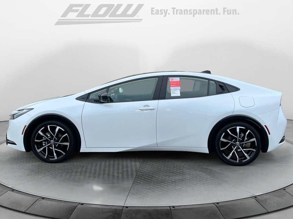 New 2026 Toyota Prius Plug-In Hybrid image 4