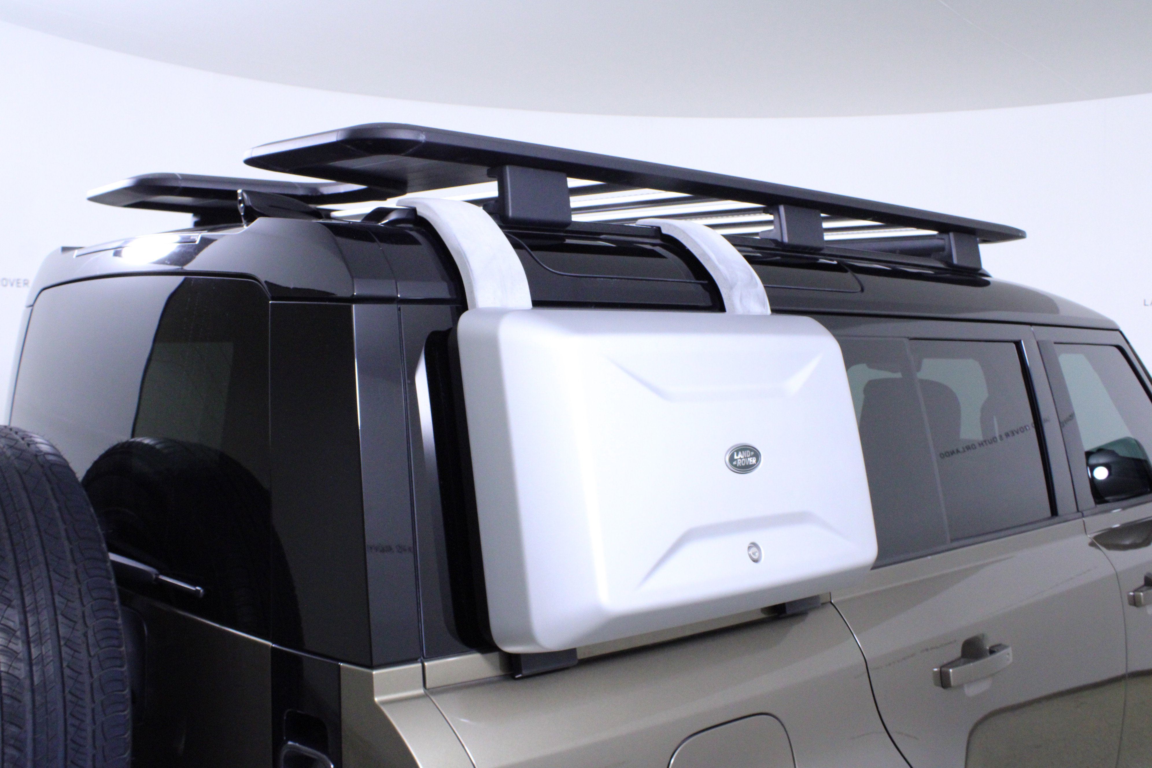 Used 2020 Land Rover Defender 110 X image 10