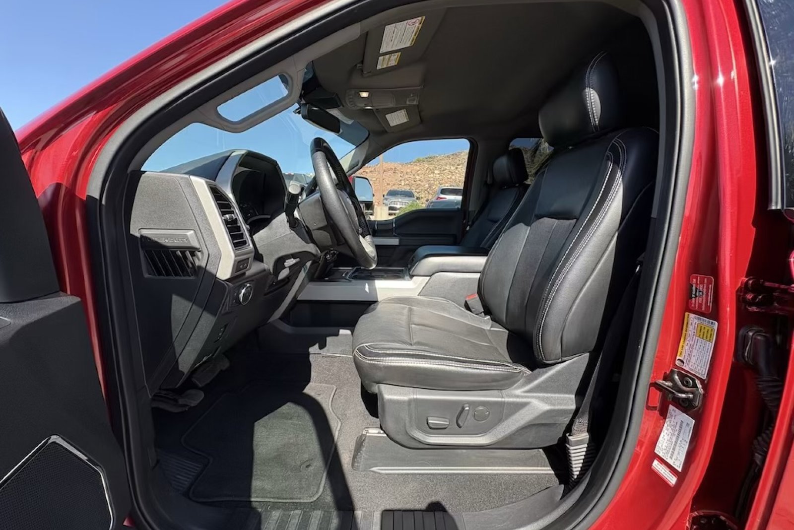 Used 2020 Ford F250 Lariat w/ Lariat Value Package AWD/4WD image 9