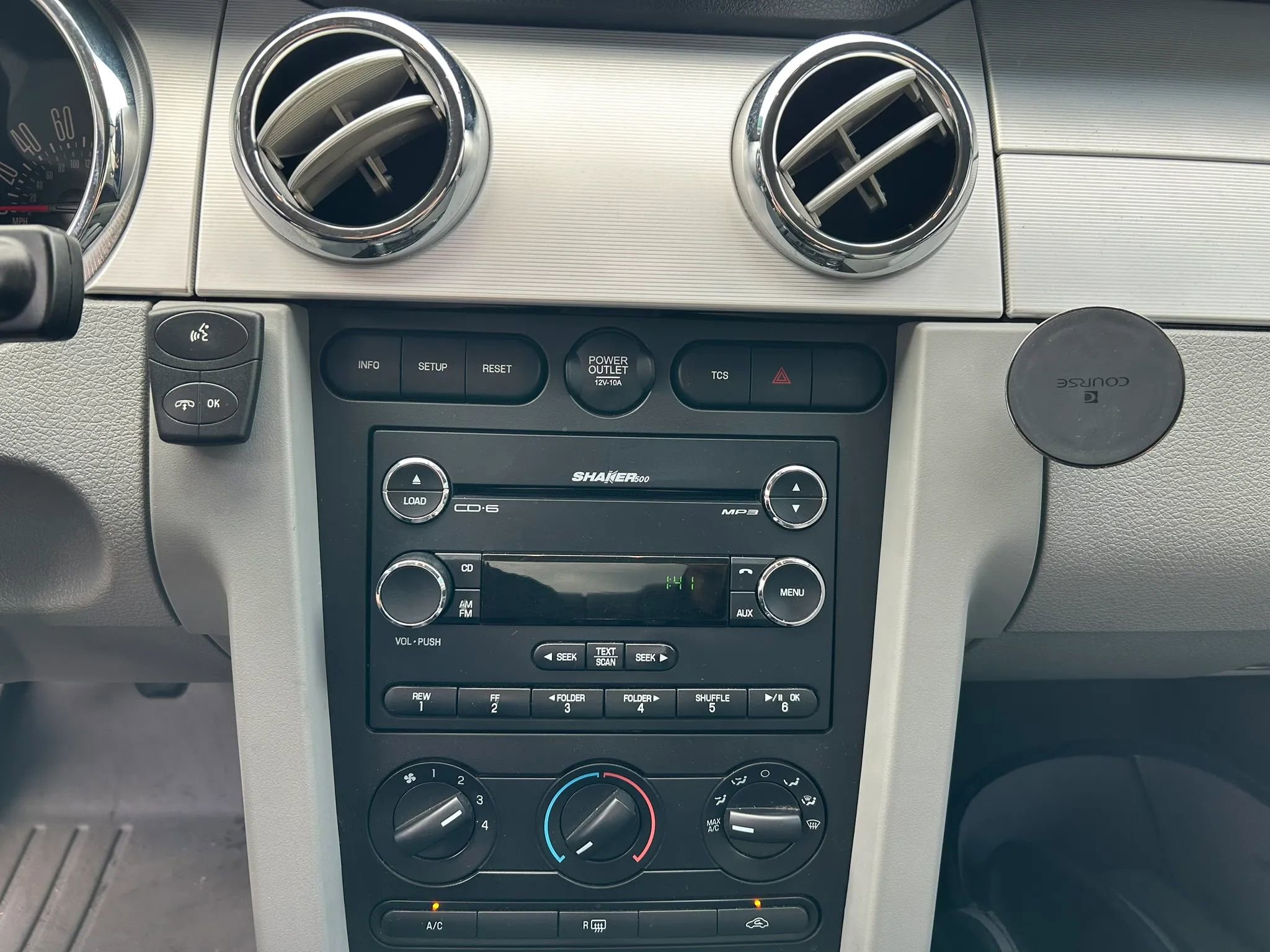 Used 2009 Ford Mustang GT Premium RWD image 16