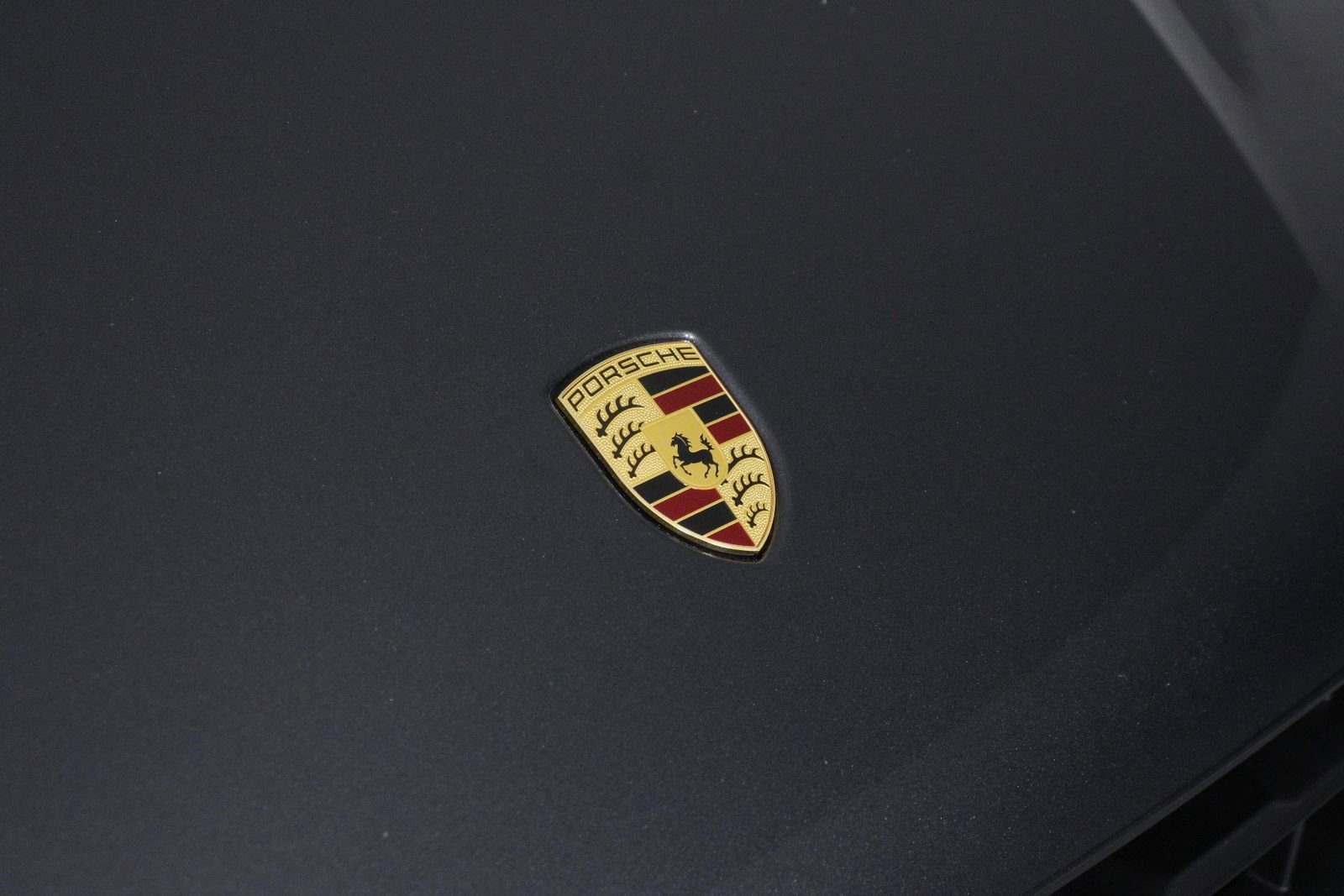 Certified 2025 Porsche Macan AWD/4WD image 29