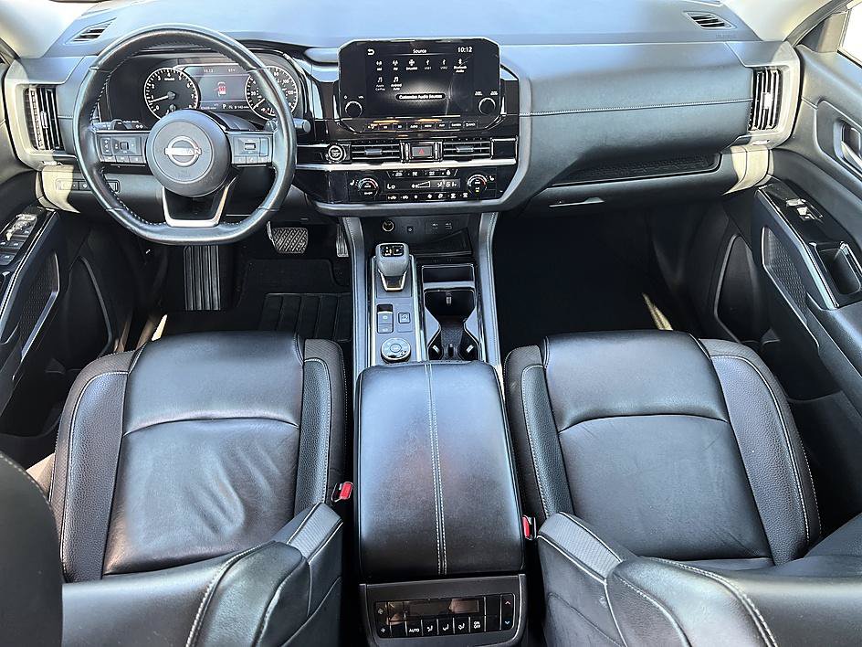 Used 2023 Nissan Pathfinder SL AWD/4WD image 18