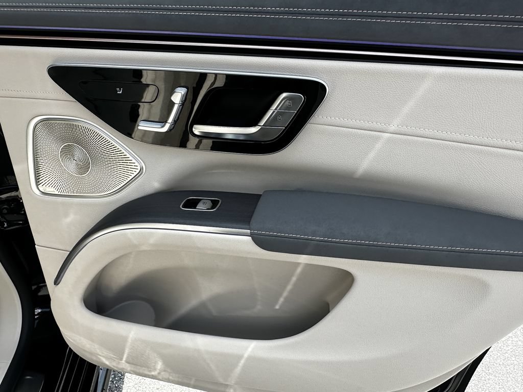New 2027 Mercedes-Benz EQS 550 4MATIC SUV image 19