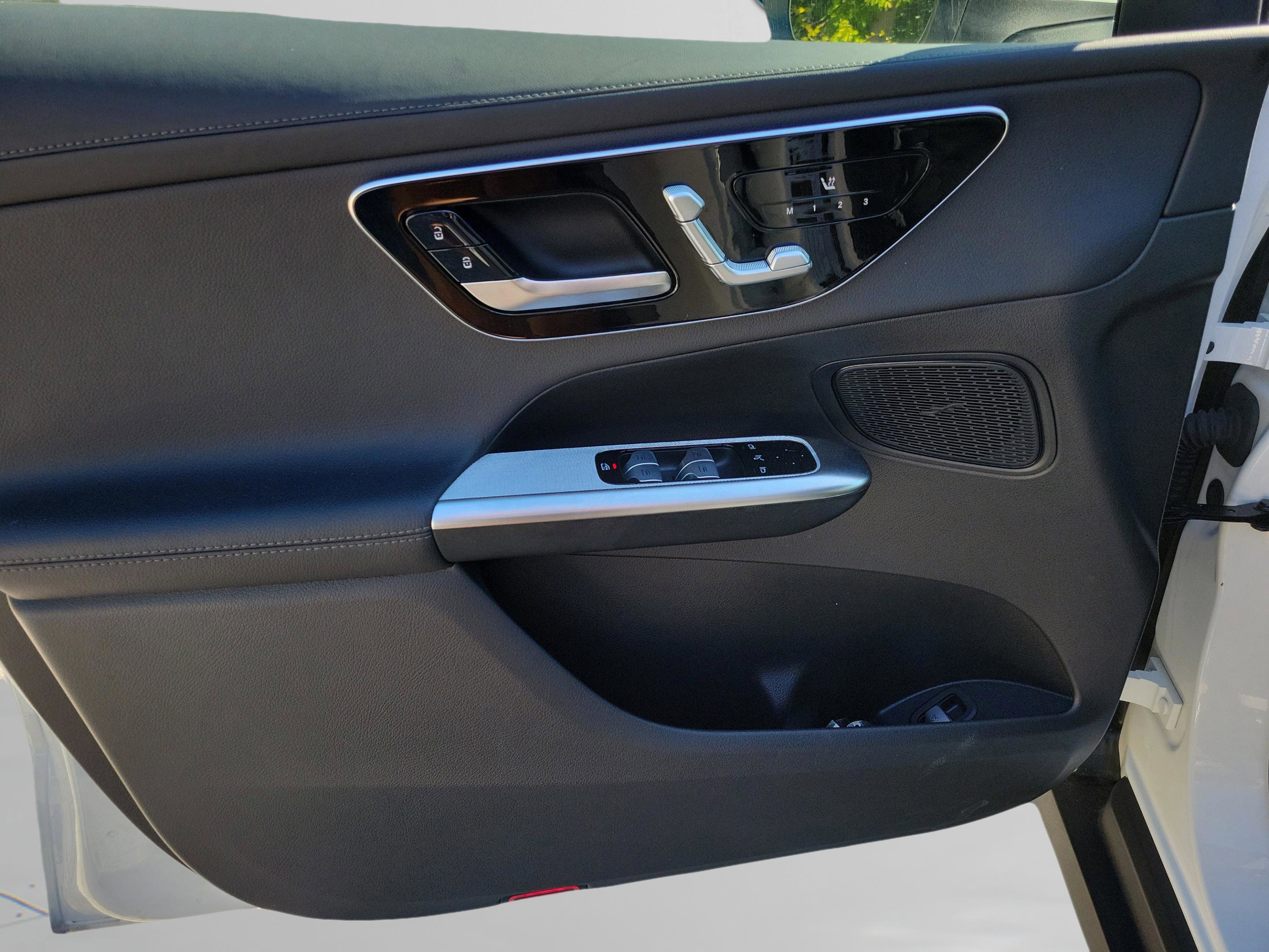 Certified 2025 Mercedes-Benz GLC 300 image 20