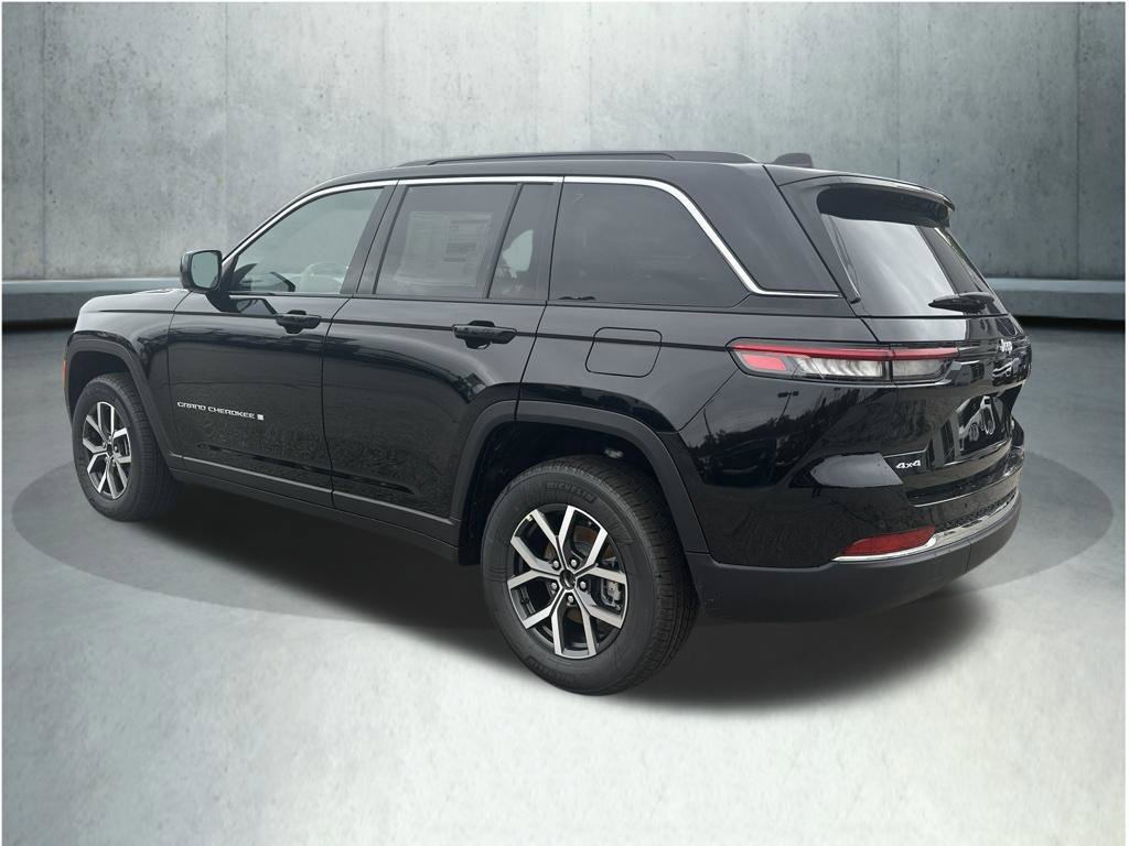 New 2027 Jeep Grand Cherokee Laredo X AWD/4WD image 3