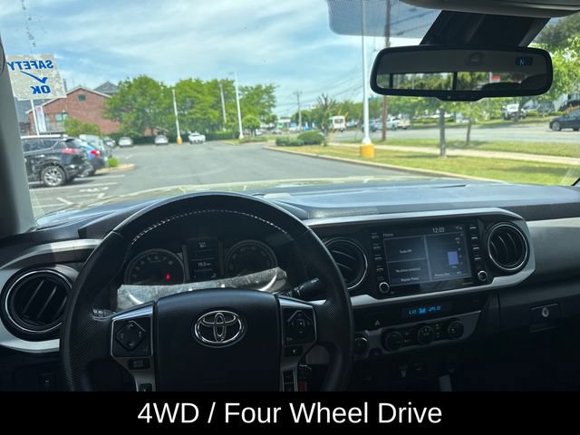 Used 2021 Toyota Tacoma SR5 AWD/4WD image 12