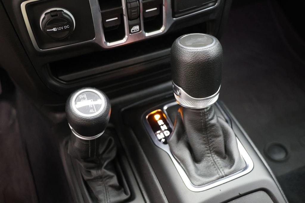 Used 2023 Jeep Wrangler Unlimited Sport AWD/4WD image 22