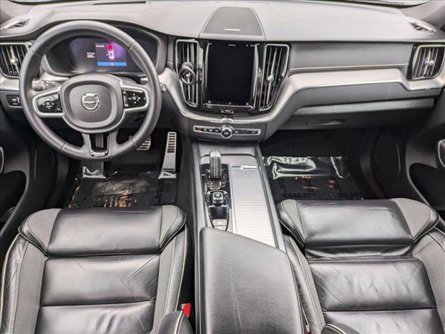 Used 2022 Volvo XC60 B5 R-Design image 16