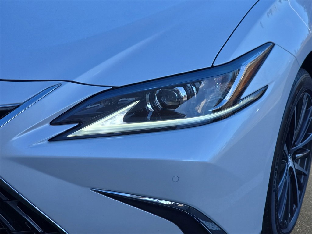 Used 2024 Lexus ES 250 w/ Premium Package image 31