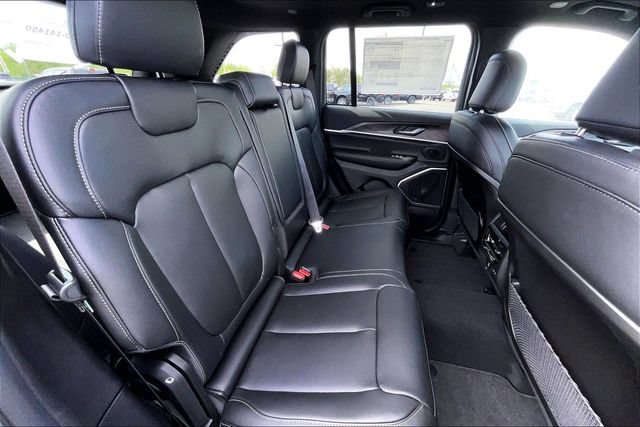 Used 2026 Jeep Grand Cherokee Limited AWD/4WD image 27