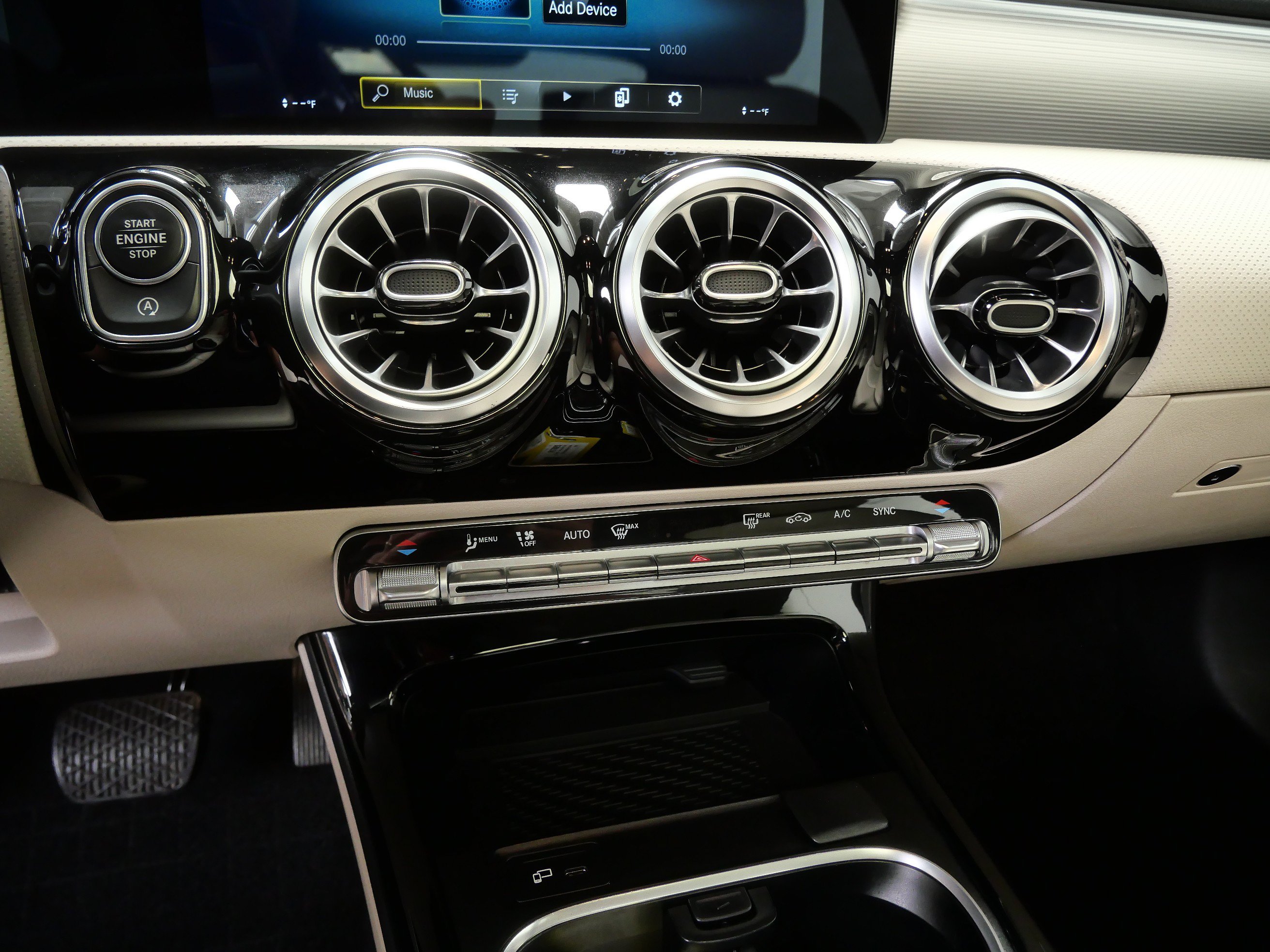 Used 2022 Mercedes-Benz CLA 250 4MATIC image 20