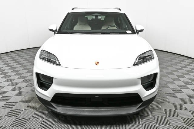 New 2025 Porsche Macan 4S Electric image 44