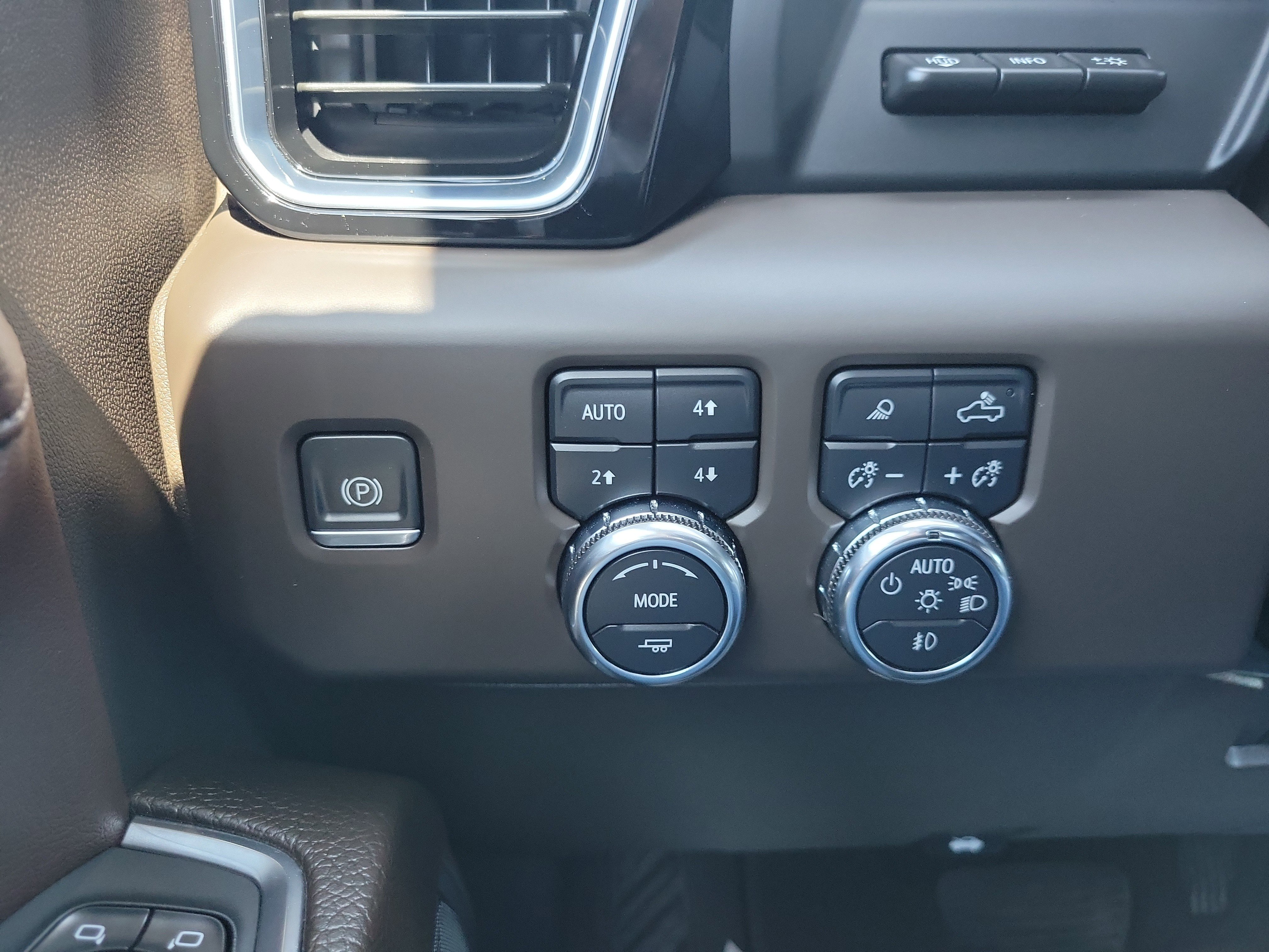 Certified 2024 GMC Sierra 2500 Denali w/ Denali Reserve Package image 30