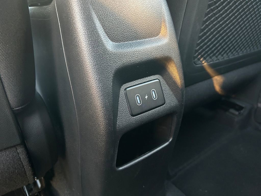 Certified 2025 Hyundai Venue SEL image 35