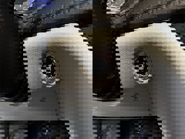 Used 2021 Chrysler Pacifica Touring image 16