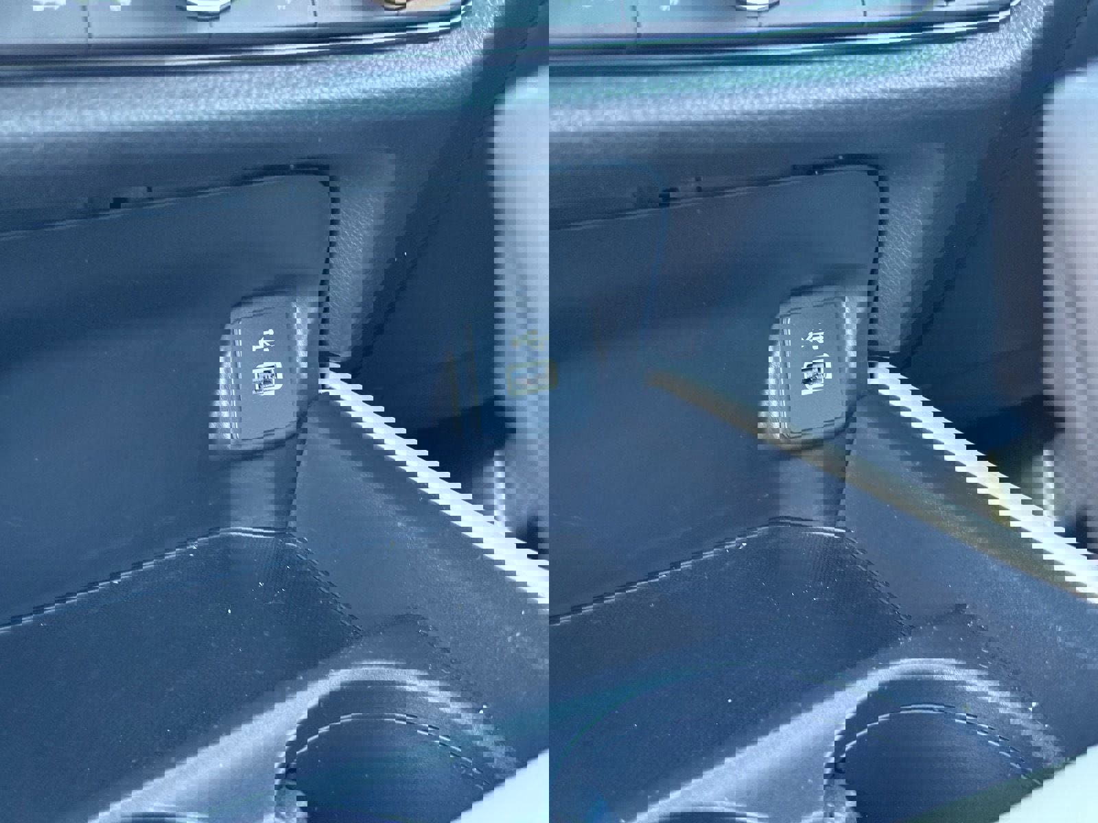 Used 2023 Honda HR-V LX image 26