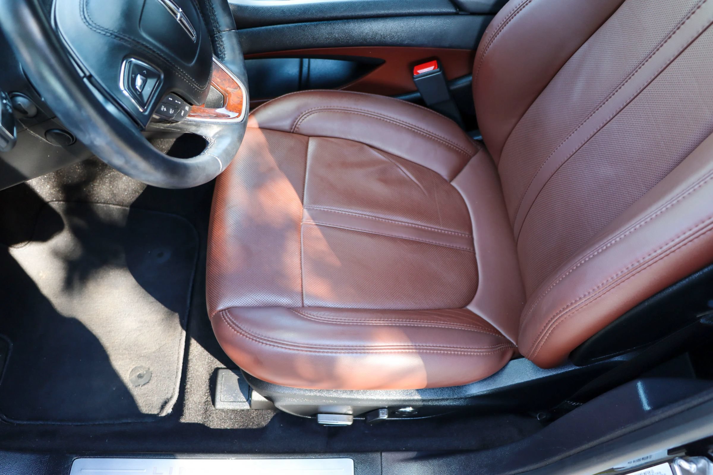 Used 2019 Lincoln MKZ Reserve w/ Luxury Package FWD image 16