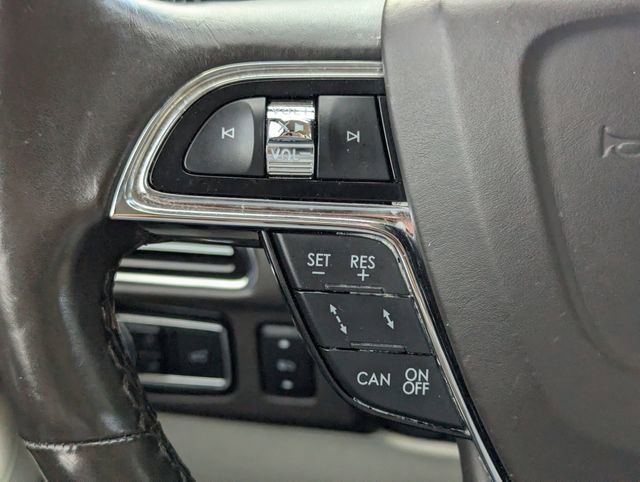 Used 2021 Lincoln Navigator Black Label w/ Cargo Convenience Package image 27