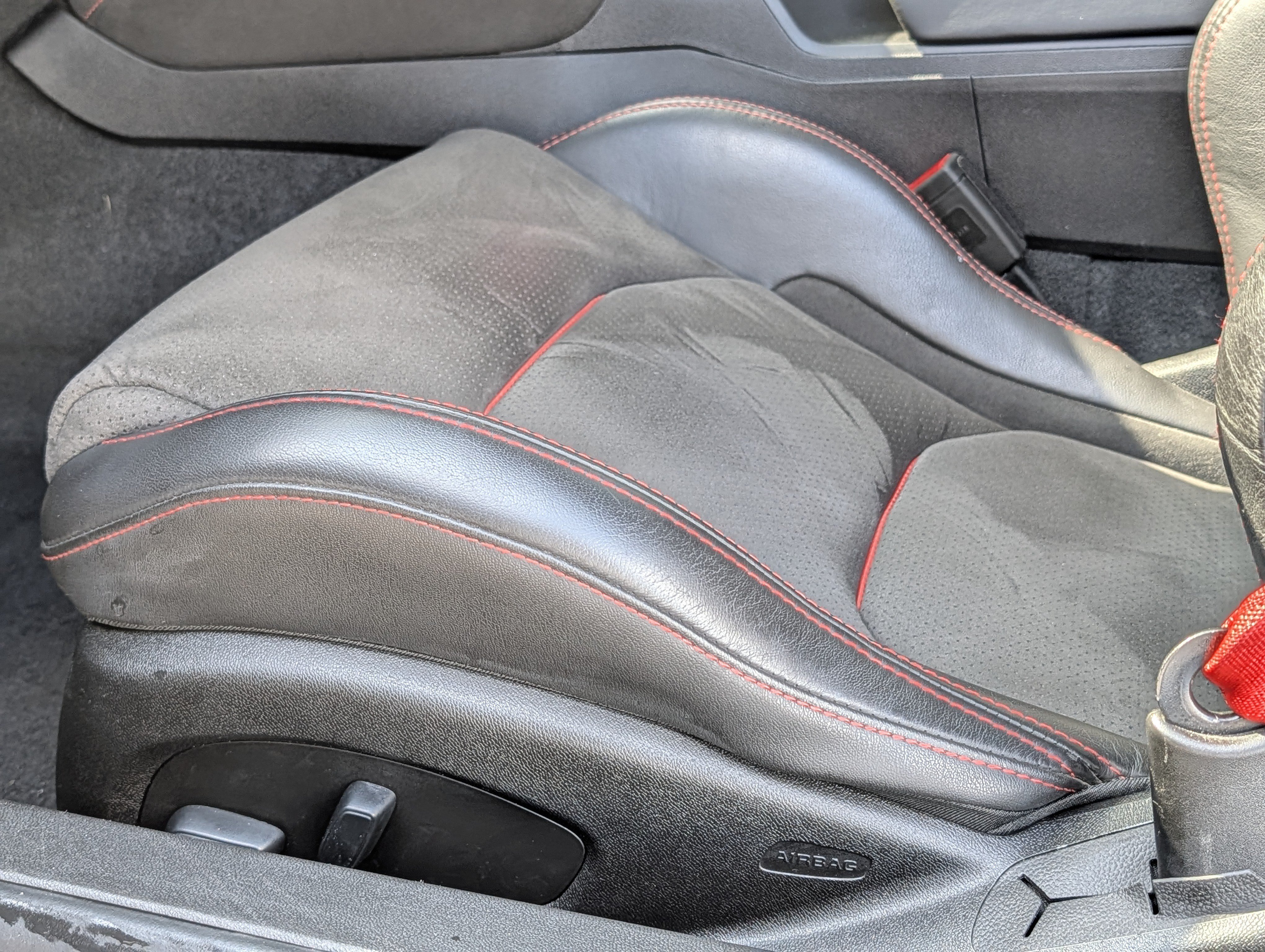 Used 2019 Chevrolet Camaro ZL1 RWD image 24