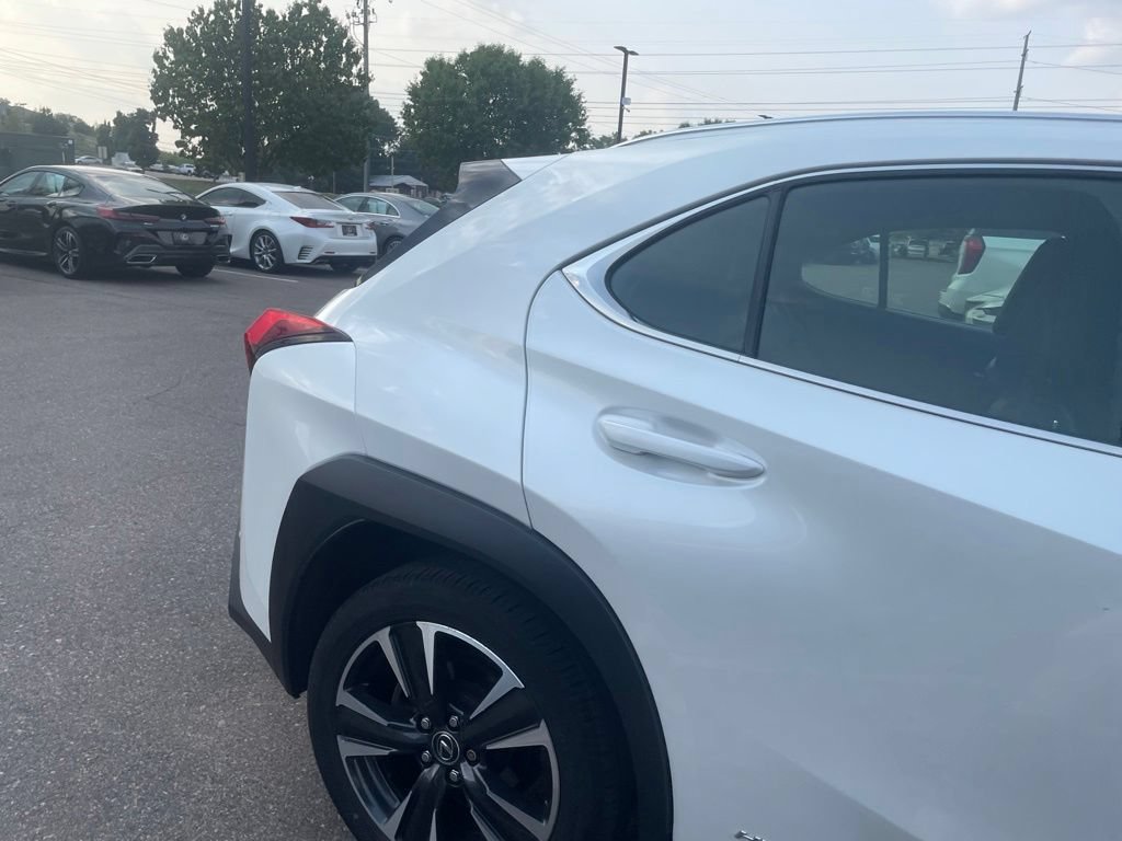 Used 2019 Lexus UX 250h w/ Premium Package AWD/4WD image 35