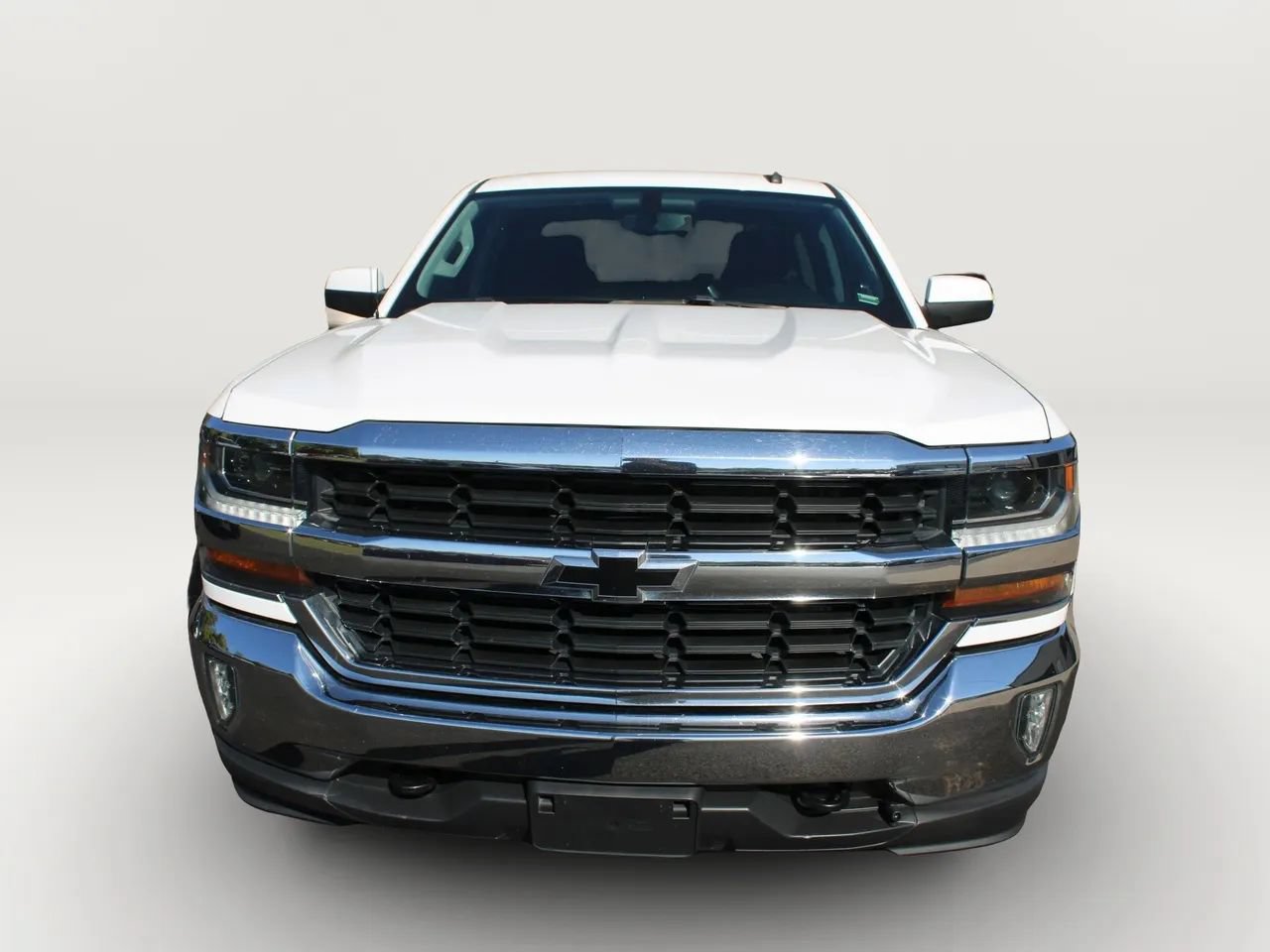 Used 2017 Chevrolet Silverado 1500 LT w/ All Star Edition AWD/4WD image 2