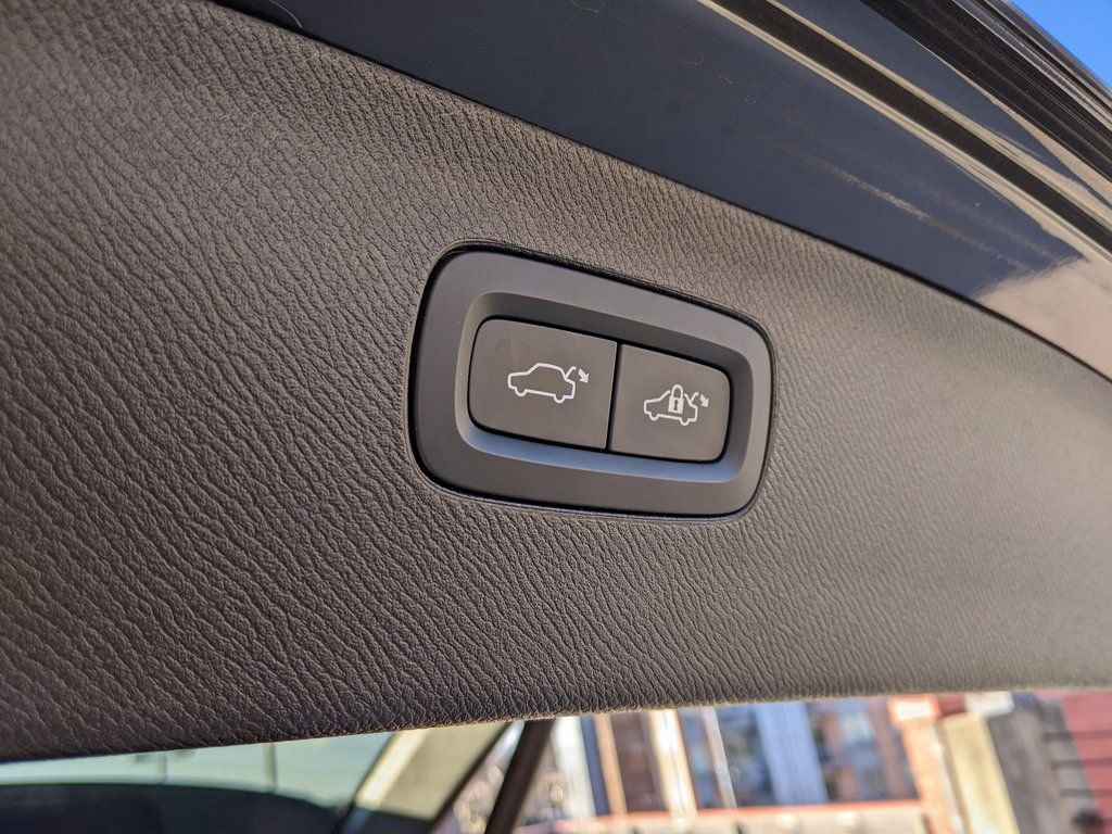 Certified 2024 Volvo XC90 T8 Plus w/ Protection Package image 29