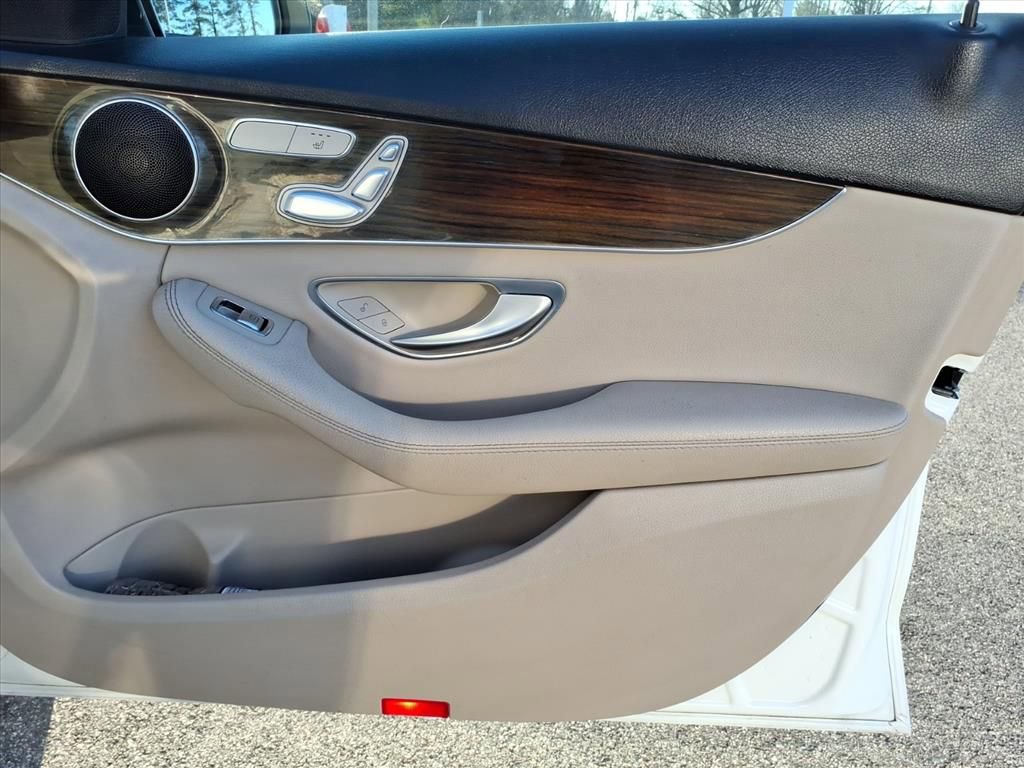Used 2019 Mercedes-Benz C 300 Sedan image 16