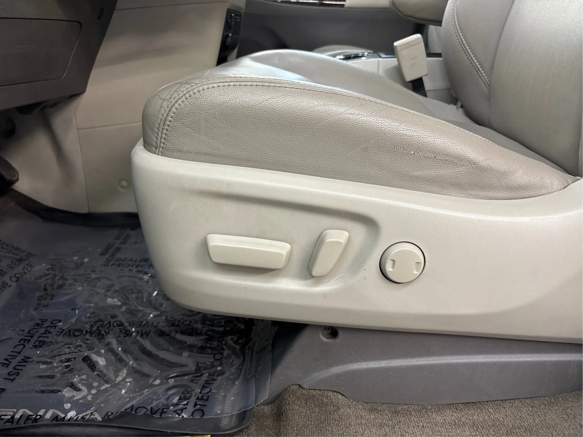 Used 2019 Toyota Sienna XLE FWD image 24