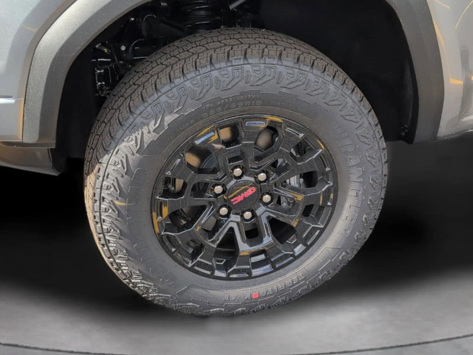 New 2026 GMC Canyon Elevation w/ Convenience Package image 10