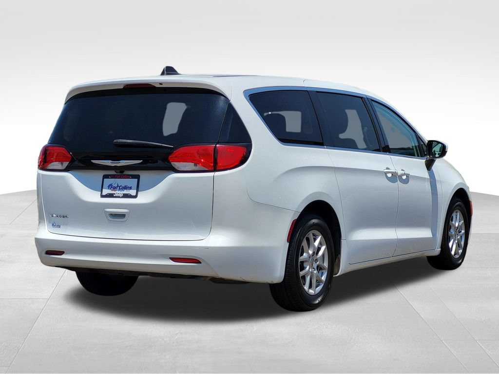 Used 2023 Chrysler Voyager LX FWD image 8