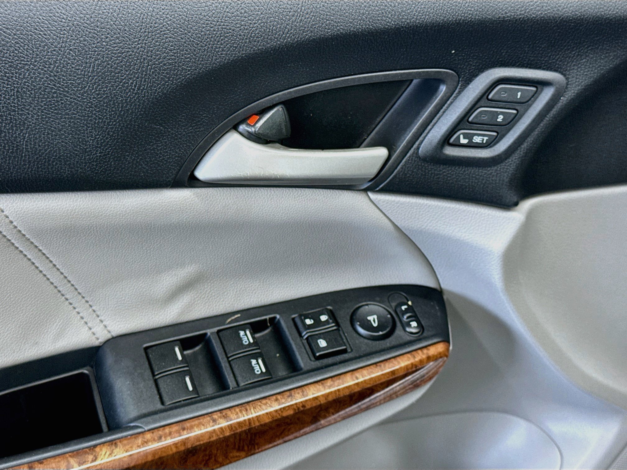 Used 2011 Honda Accord EX-L image 15