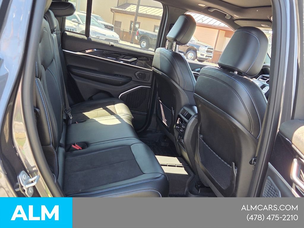 Used 2023 Jeep Grand Cherokee Trailhawk w/ Advanced Protech Group II AWD/4WD image 18