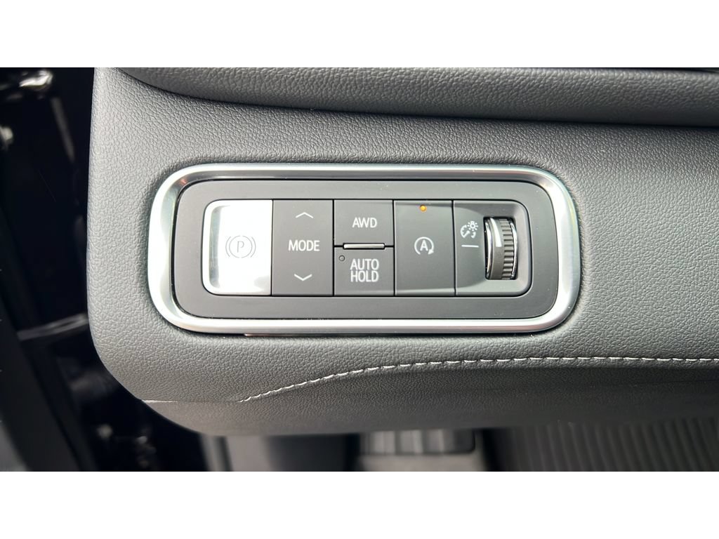 Certified 2025 Buick Enclave Avenir w/ Super Cruise Package AWD/4WD image 23